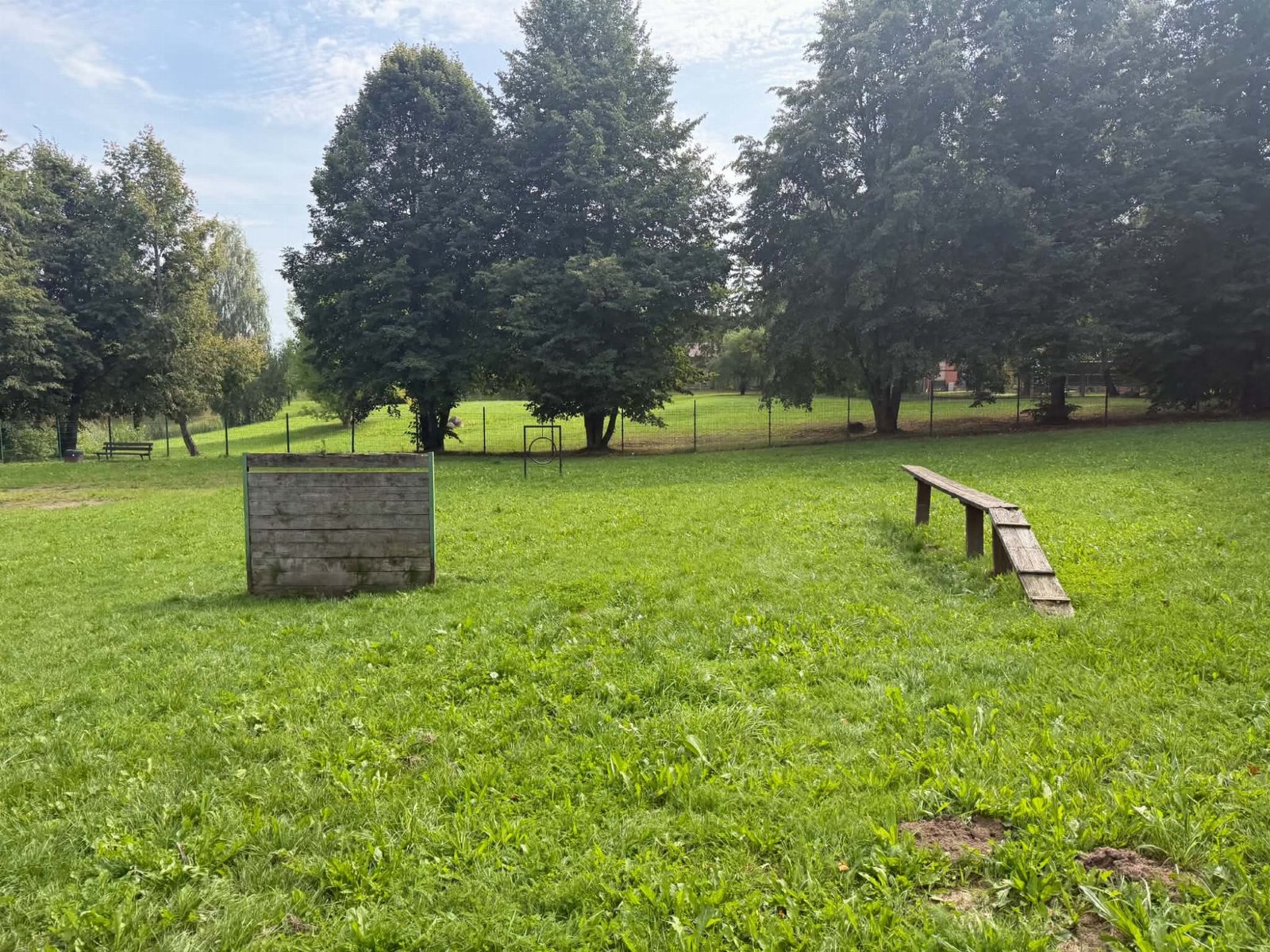 Šunų vedžiojimo aikštelė prie Žiedų g. — nuotrauka 4