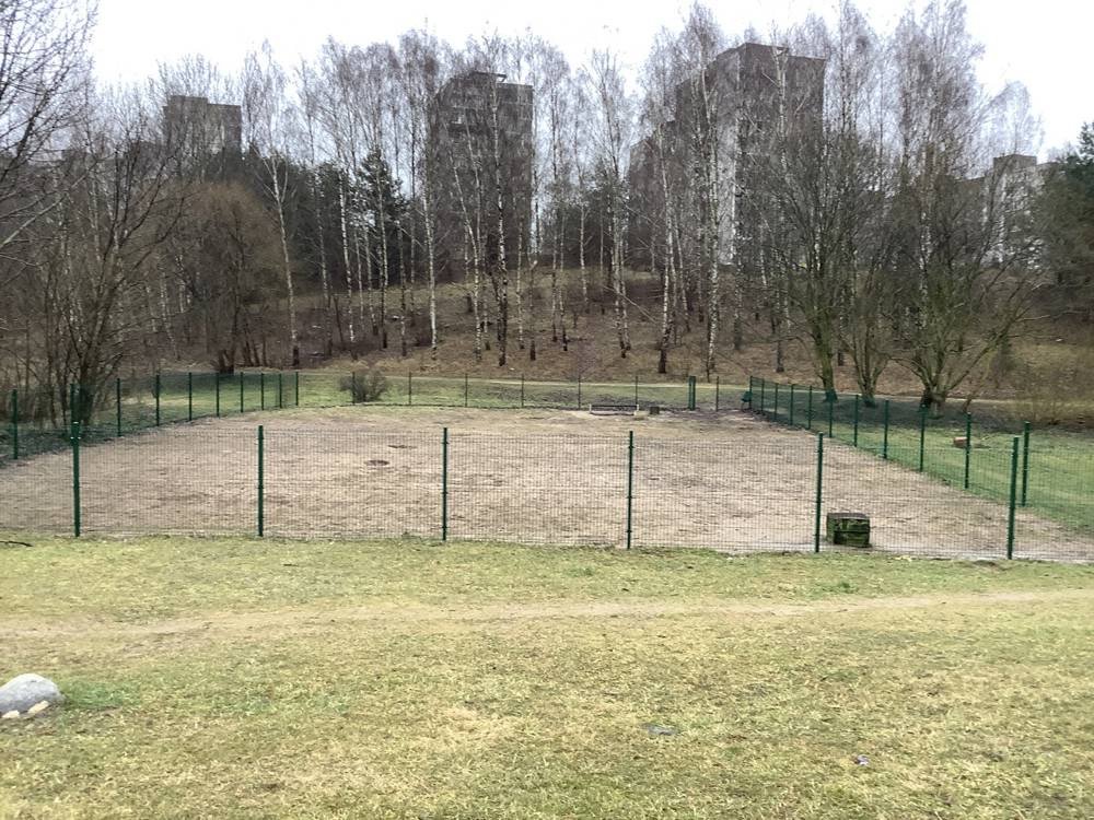 Lūžių parko šunų vedžiojimo aikštelė — nuotrauka 1