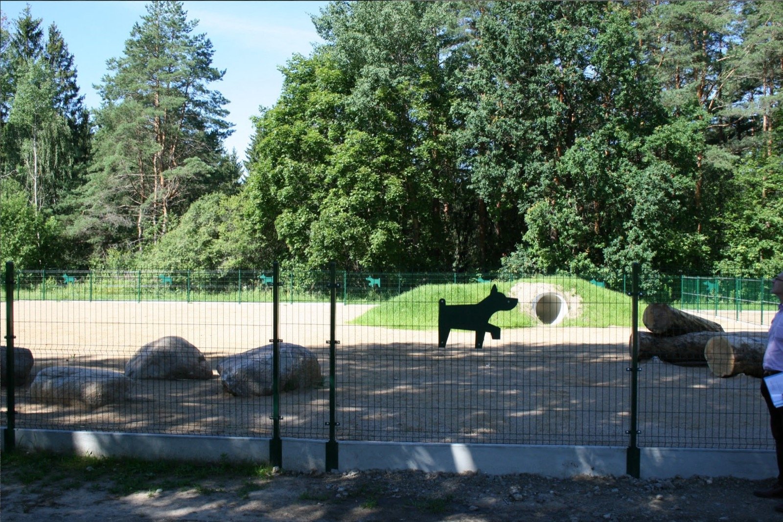 Popieriaus g. šunų vedžiojimo ir dresūros aikštelė — nuotrauka 1